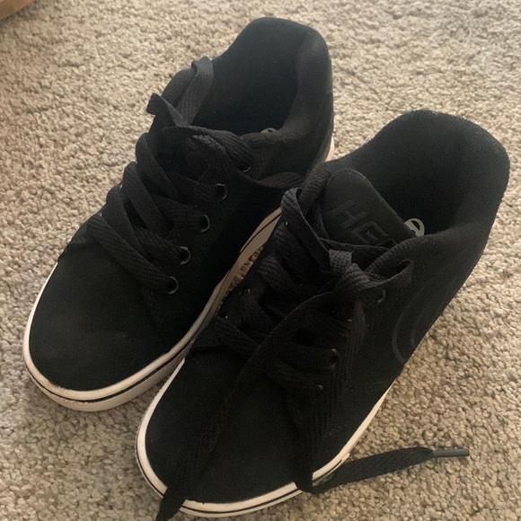 Heely shoes - Picture 1 of 3